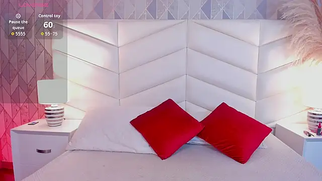 Lizzi Hotman  online show from 12/05/25, 01:20