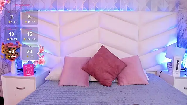 Lizzi Hotman  online show from 02/23/26, 08:28