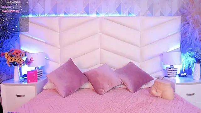 Lizzi Hotman  online show from 03/18/26, 08:45