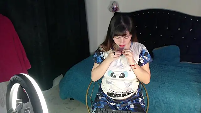 Snapshot of Dafn_12 chatting on 06/02/26, 01:40 Dafn 12 online show from 06/02/26, 01:40