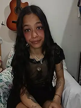 Emma Everett online show from 12/02/25, 12:32