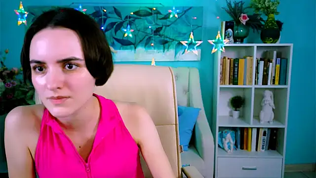 KateWillows online show from 11/28/25, 12:41