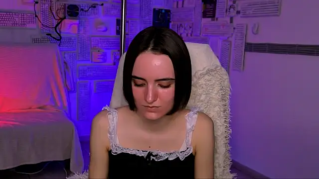 KateWillows online show from 04/08/26, 04:56