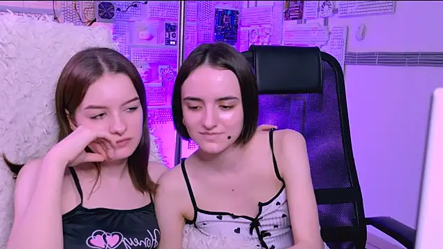 KateWillows online show from 04/16/26, 06:58