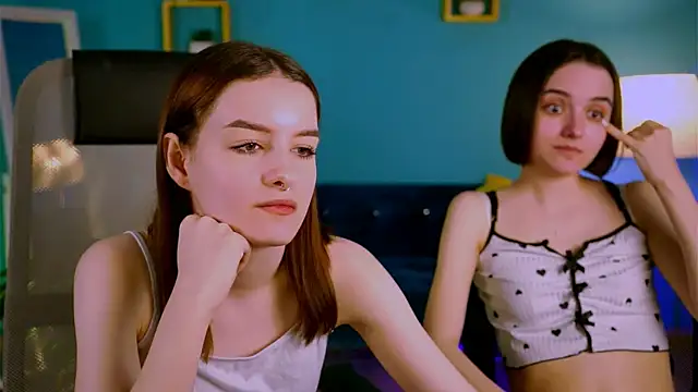 KateWillows online show from 04/21/26, 04:52