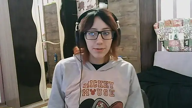 AmandaGimenez online show from 12/04/25, 10:13