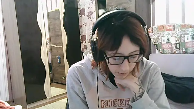 AmandaGimenez online show from 12/05/25, 10:24