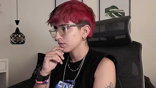 valeryevansvg online show from 12/02/25, 12:21