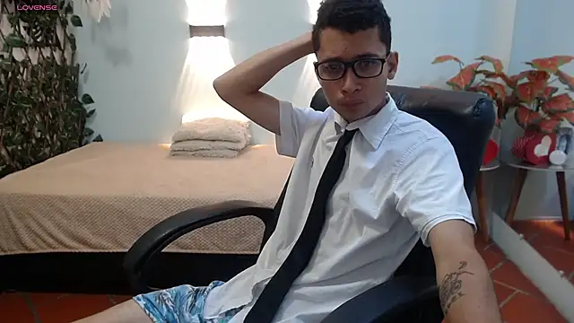 LucassSmith11 online show from 12/03/25, 12:03