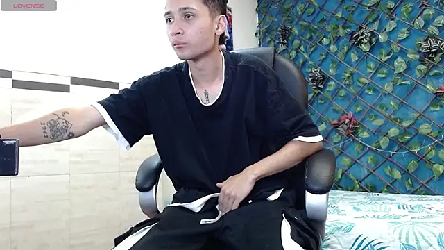 LucassSmith11 online show from 04/21/26, 07:28