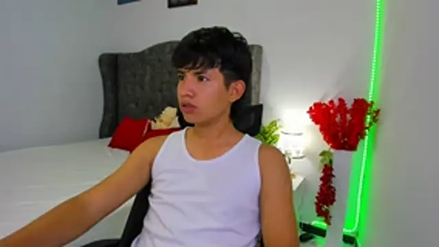 Mikke18 online show from 02/01/26, 04:44