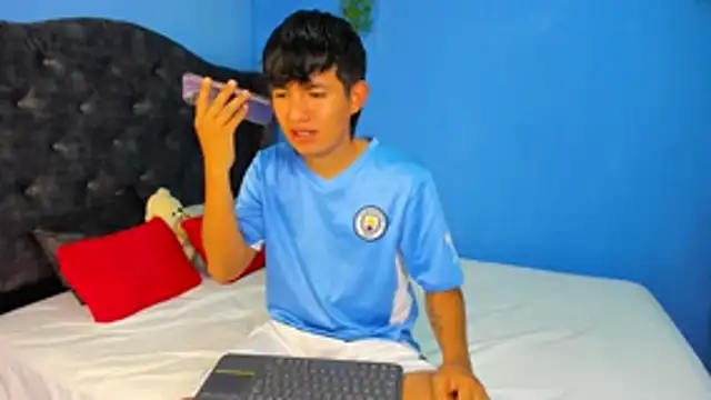 Mikke18 online show from 02/05/26, 08:24