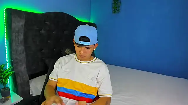 Mikke18 online show from 02/17/26, 08:26