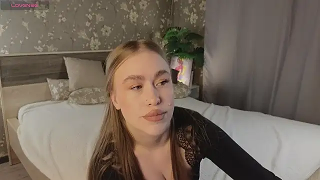 Lolly Kittyy online show from 12/05/25, 04:36