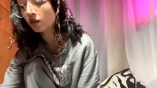 Raylli Jorden online show from 12/05/25, 03:09