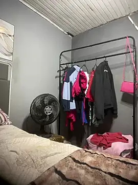 larysinha online show from 04/28/26, 02:27