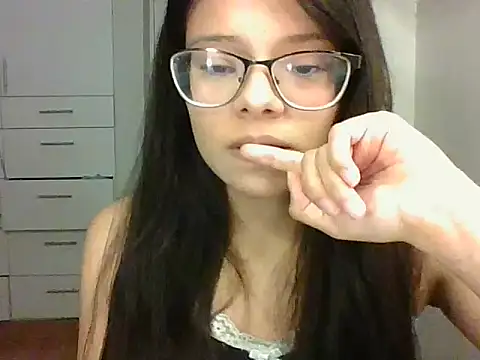 omifresita online show from 03/27/26, 02:17