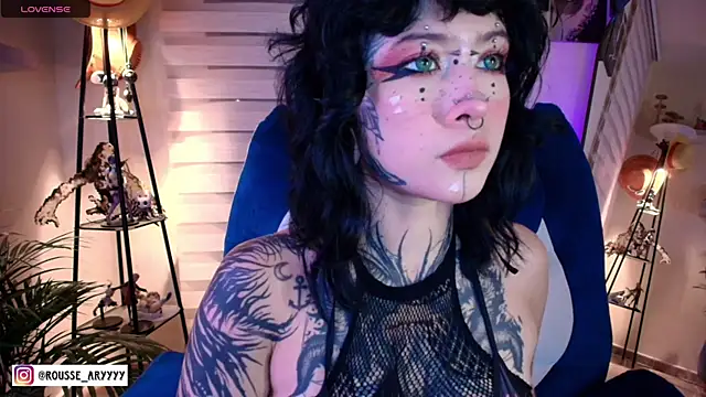 Snapshot of AryRousse chatting on 06/12/26, 04:44 AryRousse online show from 06/12/26, 04:44