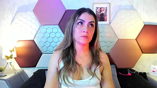 AriaRous online show from 04/14/26, 03:51