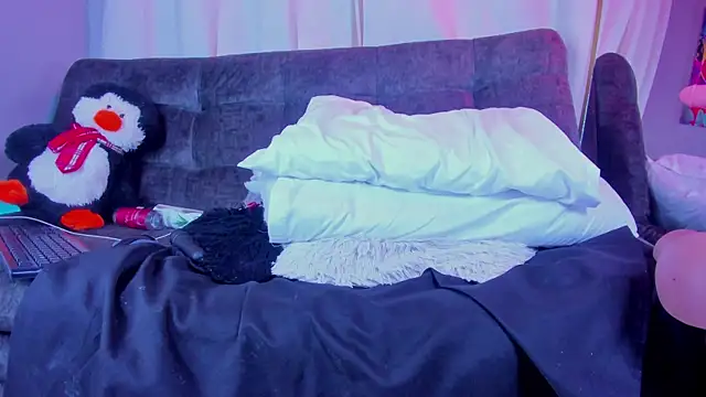 BonnieRitz online show from 11/30/25, 12:53