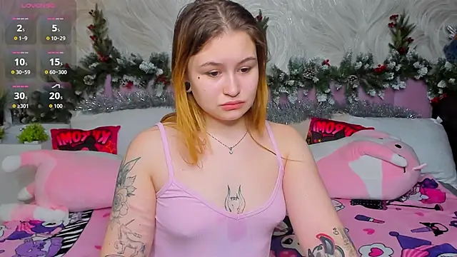 MilanaXHoney online show from 12/21/25, 01:13