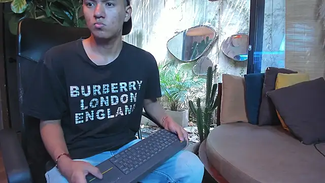 isaac grimm online show from 04/18/26, 06:56