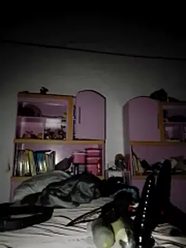 Snapshot of Cuchurus1216 chatting on 01/11/26, 01:05 Cuchurus1216 online show from 01/11/26, 01:05