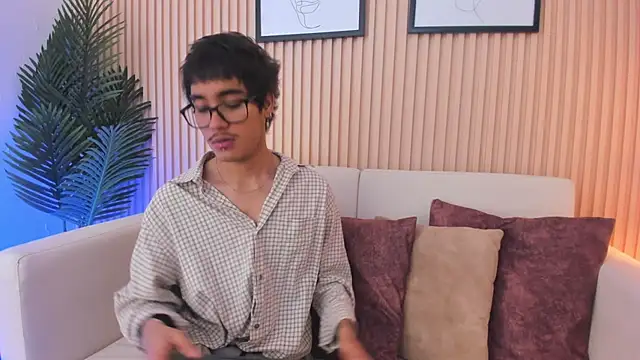 Antonio rowan online show from 12/05/25, 01:42