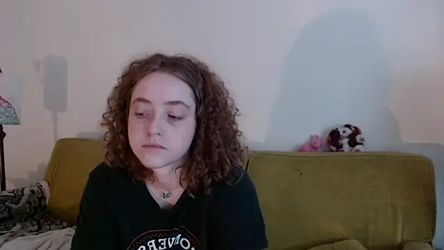 Snapshot of DeliaBlew chatting on 05/17/26, 11:39 DeliaBlew online show from 05/17/26, 11:39