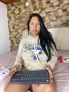 Snapshot of _madisonfoxxx2 chatting on 12/04/25, 07:28 madisonfoxxx2 online show from 12/04/25, 07:28