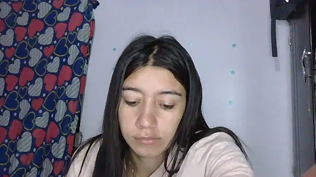 Snapshot of TaylorLove- chatting on 12/01/25, 10:09 TaylorLove- online show from 12/01/25, 10:09