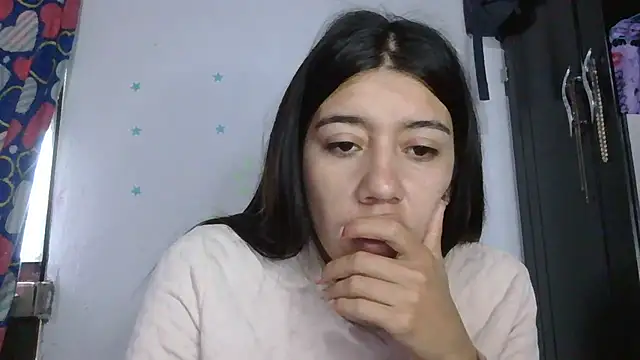 Snapshot of TaylorLove- chatting on 12/04/25, 11:41 TaylorLove- online show from 12/04/25, 11:41