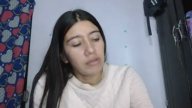 Snapshot of TaylorLove- chatting on 12/04/25, 11:46 TaylorLove- online show from 12/04/25, 11:46