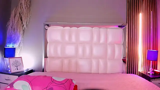 xCharlotte 20 online show from 03/06/26, 08:49