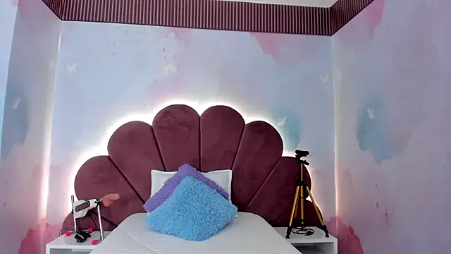 carohornyy online show from 12/01/25, 11:37