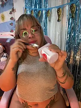 Snapshot of Lindalatina2001 chatting on 07/01/26, 06:40 Lindalatina2001 online show from 07/01/26, 06:40