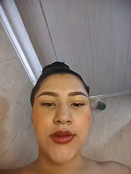 Julia-Blair online show from 04/01/26, 04:37