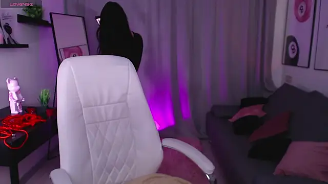 Eliza Bennet online show from 02/26/26, 08:02