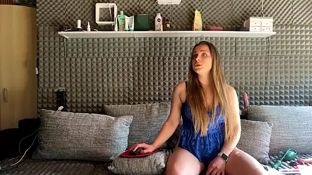 Snapshot of Dee_Lorrie chatting on 03/05/26, 12:23 Dee Lorrie online show from 03/05/26, 12:23