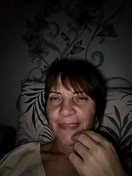 Snapshot of MichelleLove48 chatting on 12/01/25, 08:03 MichelleLove48 online show from 12/01/25, 08:03