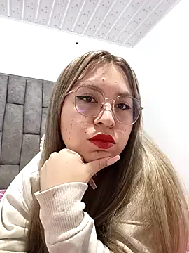 Megan Lopez online show from 12/05/25, 12:19