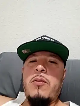 Lalin2323 online show from 02/04/26, 01:33