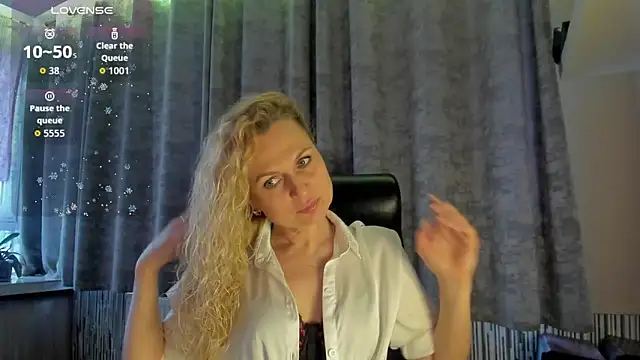 LanaLight x online show from 04/23/26, 05:04