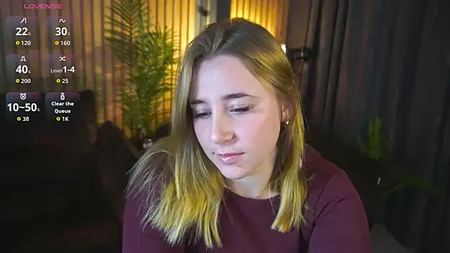 KailaVoss online show from 12/03/25, 09:18