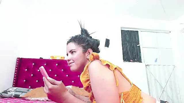 lucy devil23 online show from 01/06/26, 08:12