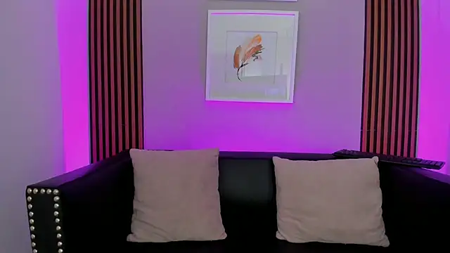 Ariana collinss online show from 06/04/26, 01:17