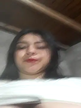 Snapshot of Estefanny_Lolyy chatting on 07/18/26, 04:27 Estefanny Lolyy online show from 07/18/26, 04:27