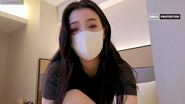 nayomi 34f online show from 04/13/26, 03:28