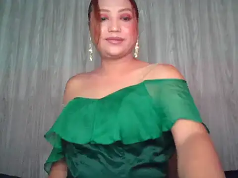 Snapshot of alexassecretxx chatting on 08/06/26, 02:35 alexassecretxx online show from 08/06/26, 02:35