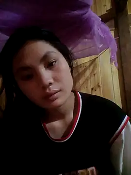 Snapshot of Hilary-123 chatting on 04/22/26, 11:28 Hilary-123 online show from 04/22/26, 11:28
